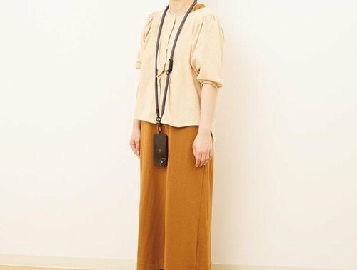 低身長さんには不向き ポーチ付きスマホストラップおすすめ イメージ