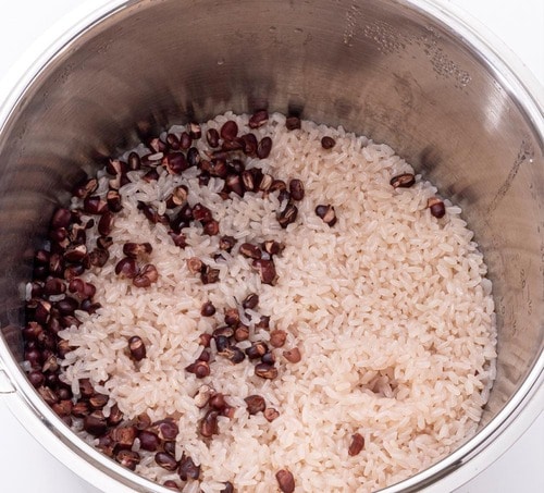 赤飯はもち米の甘みを十分に感じる 圧力鍋おすすめ イメージ