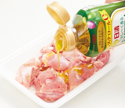 冷凍術:オリーブオイルで肉の乾燥を防ぐ 肉の冷凍保存方法おすすめ イメージ