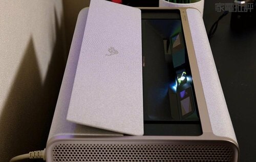 壁際から4K映像を投影 超短焦点プロジェクターおすすめ イメージ