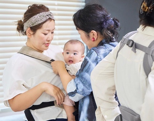 負担のなさ：肩・腰・背中などの負担はどうか 抱っこ紐おすすめ イメージ