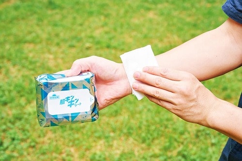 車の暑さ対策アイテムおすすめ 小林製薬 熱中対策 肌キンキンシート イメージ2