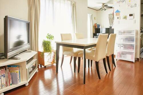 うっかりつけた床のキズは ホムセンアイテムが解決 イメージ