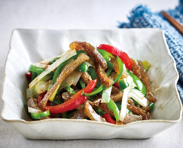 冷凍こんにゃくでなんちゃって青椒肉絲！ホルモンっぽい食感がクセになる