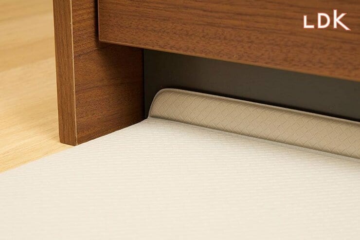 【敷けばわかる】カインズのキッチンマットは端がL字！ すみっこゴミ溜まりをガード【LDK】