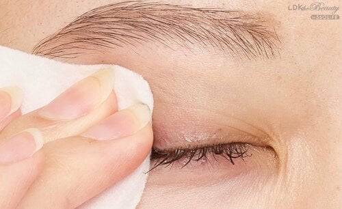 アイメイクを落とすときに気をつけることは？ マスカラリムーバーおすすめ イメージ