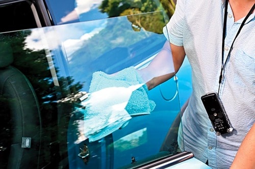 カインズ「油膜取り用 油膜ガラスクリーナー500ml」 カインズ「洗車用ゴム手袋 」おすすめ イメージ2