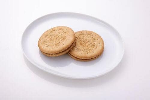 【おすすめ】ミルキーだけど甘すぎない「メガサンドイッチビスケット」 イメージ2