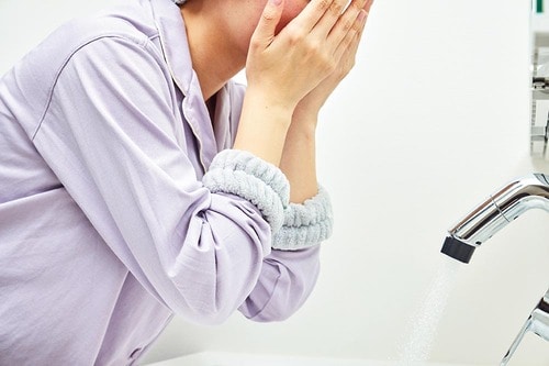 長袖のずり落ちや濡れるのを防げる スリーコインズおすすめ イメージ