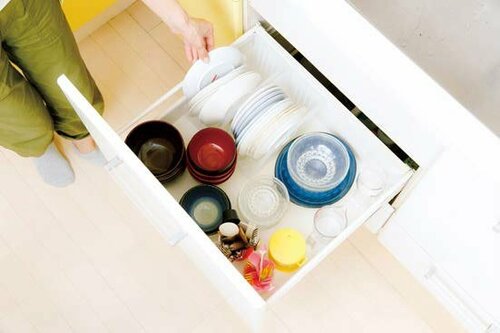 積み重ね式はもう古い!食器ホルダーは上から取れるものに