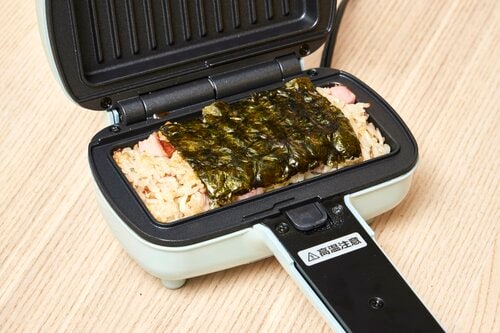 作れるもの2：ご飯と好きな具を混ぜた焼きおにぎり 1枚焼きホットサンドメーカーおすすめ イメージ