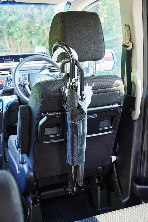 100均も検討!生地はやや薄いが、使い勝手はなかなか 車用傘ホルダーおすすめ イメージ