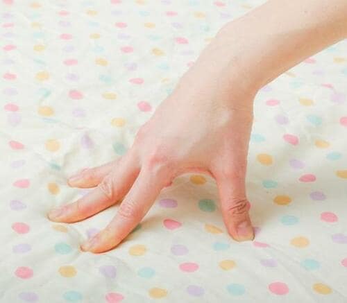 選び方1:敷き布団の硬さ ベビー布団おすすめ イメージ