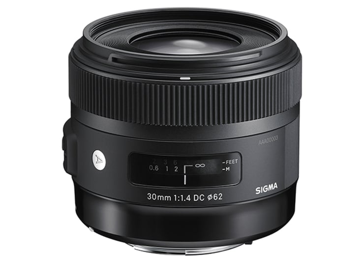 Amazonレビュワーの76％が5つ星、脱ビギナーレンズの会心作がコレです