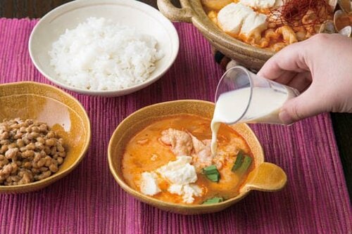 【B評価】スンドゥブ風チゲに！ 味噌仕立てのキムチ鍋 イメージ3