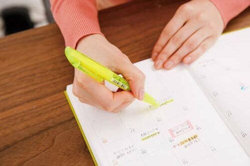 はみ出たアンダーラインも消せる！第2位はフリクションの蛍光ペン イメージ