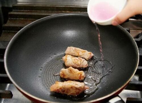 とろけるチーズ入り岩下の新生姜の豚肉巻きサンドイッチ イメージ3