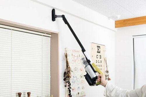 軽いから天井も片手で掃除できて女性が使いやすいのも魅力です イメージ2