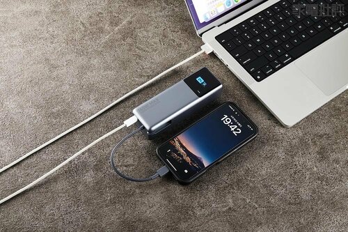 PCとスマホ同時充電も余裕! モバイルバッテリーおすすめ イメージ