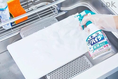 感動ポイント:食べ物のニオイや汚れもこすらず落とす LDKベストバイ漂白泡スプレーおすすめ イメージ