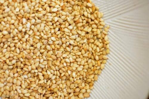 ポイント3:ごまや香味野菜、豆もやしをプラスするとさらに美味しい! 鍋の素おすすめ イメージ