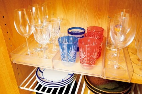 あると便利！ グラスやカップは トレーで引き出す収納がGood イメージ