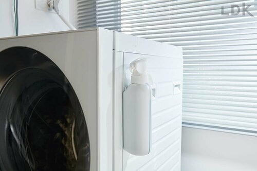 洗剤は洗濯機横にペタリ イメージ