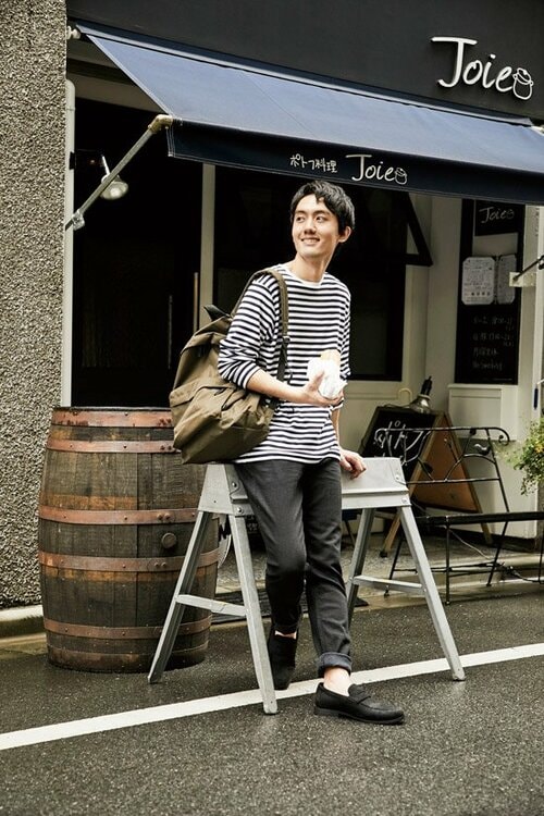 仕事ではシャツ+裾をイン!休日はモノトーンで大人コーデ イメージ2
