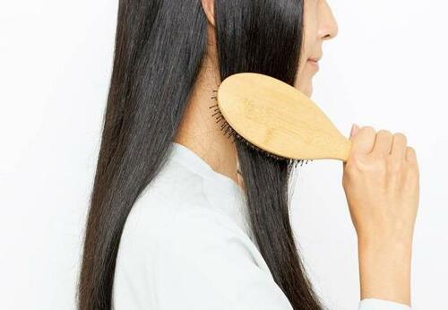 パサつき・うねり対策におすすめのブラッシング方法は？ ヘアブラシおすすめ イメージ