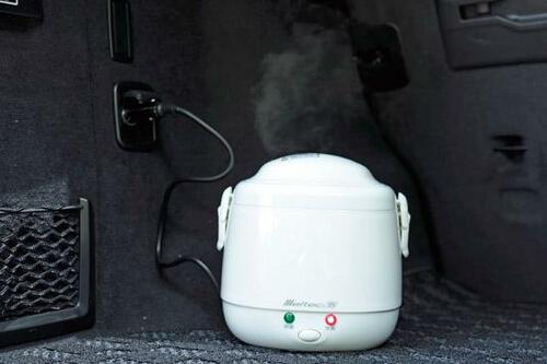 1:車内でご飯が炊けちゃう!ソケットが電源になる炊飯器
