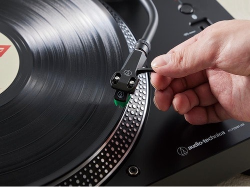 4:針を落とす レコードプレーヤーおすすめ イメージ