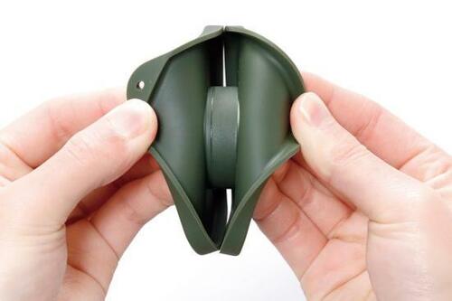 ポイント1：中に巻き付けるケーブル収納 イメージ