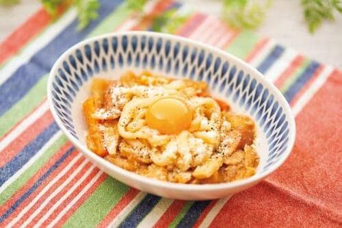 アレンジ2:とろ~り卵のカルボナーラうどん トマト鍋の素おすすめ イメージ