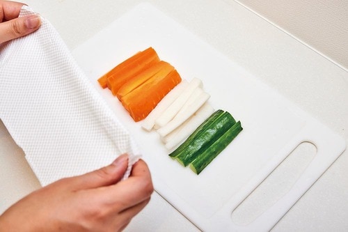 その1. 漬け込む前に食材の水気をしっかり切ると傷みにくい！ イメージ