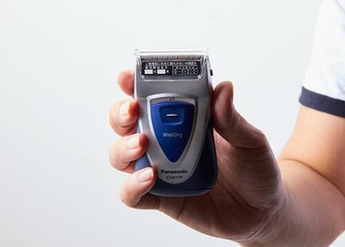 電動シェーバーの選び方3:電源方式