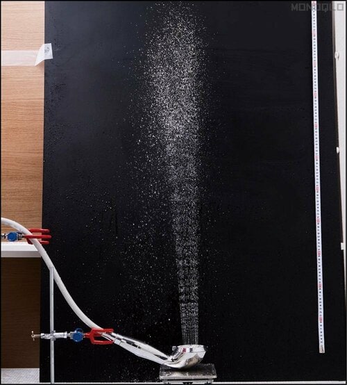 高さはあるけど水量は少なめ 高級シャワーヘッドおすすめ イメージ