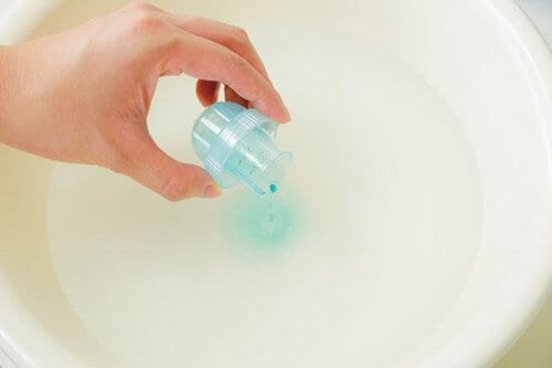 コート類はお湯と天日干しでカビの増殖を防ぎます