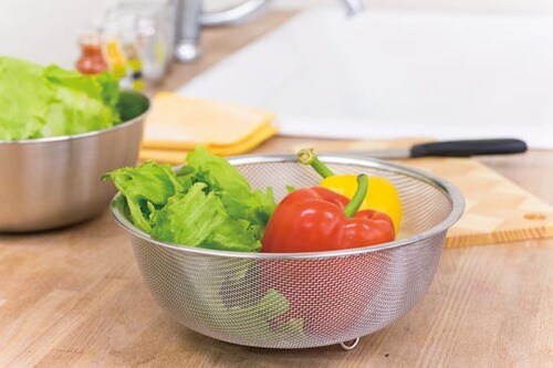 ②網目が細かい「メッシュザル」脚つきで衛生面も◎