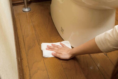 ③凹凸厚手で汚れをしっかりかき取るトイレクリーナー
