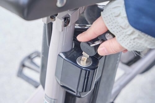 ハンドルロックは自動でかからない 電動アシスト自転車おすすめ イメージ3