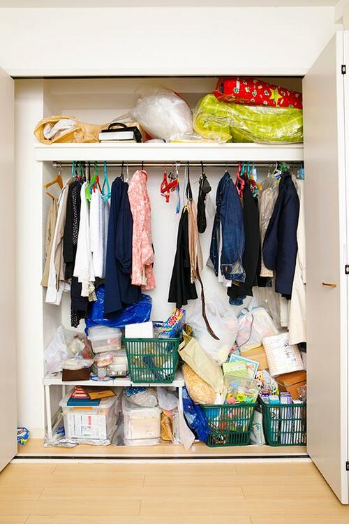 細々して出し入れしにくい状態から統一感のあるスッキリ収納へ イメージ