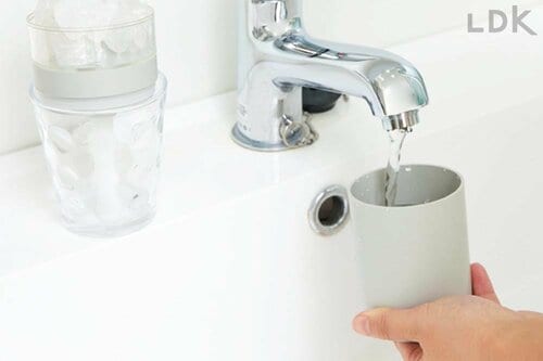 アロマストーンをのせるとやや使いづらくなる 卓上加湿器おすすめ イメージ