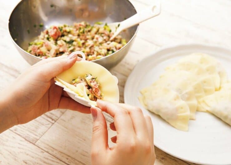 我が家の餃子が“化けた”のは、ダイソーのアレのおかげでした。LDKが4製品比較
