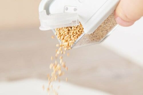 角だけ開くからふりかけやすい！ イメージ