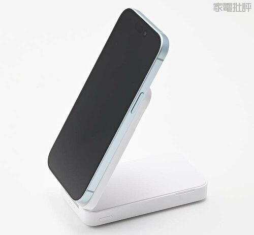 強力なマグネットで縦横どちらも安定! ワイヤレスモバイルバッテリーおすすめ イメージ