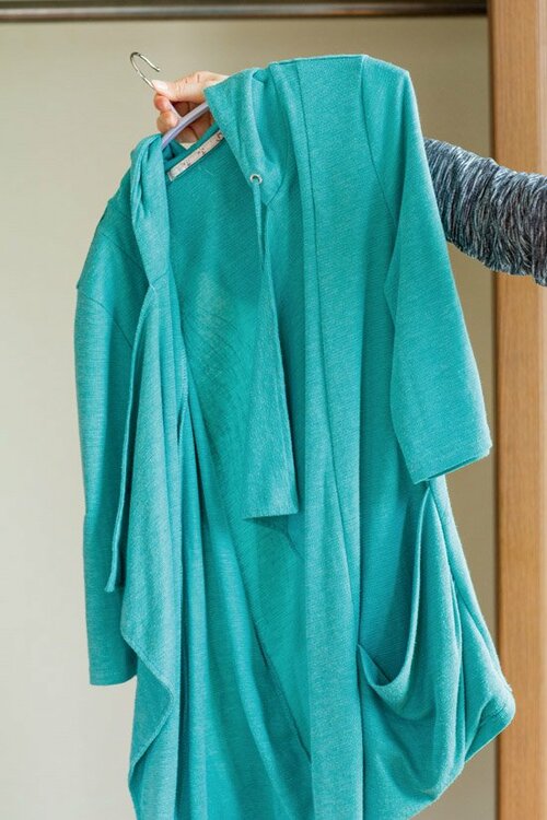 ニトリ:すべりにくいアーチ型ハンガー(ラミー 3本組)