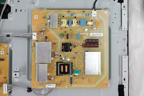 画像処理チップだけじゃない 電源の数も違ってました イメージ2