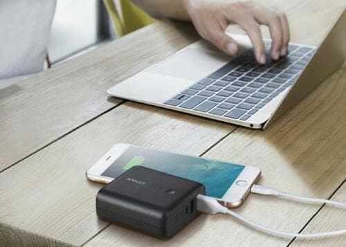 仕事用に持ち運ぶならポート数もチェック イメージ