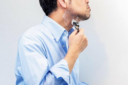 2大メーカーから角質ケアのできるカミソリが登場 ジレット「Gillette Labs」 とシック「HYDRO5 CARE」を比較おすすめ イメージ
