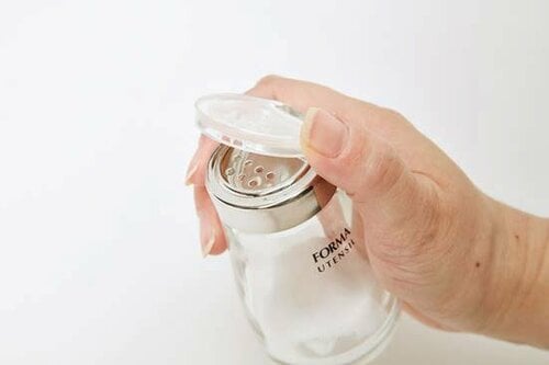 片手で使いやすい フォルマ HGフタ付食塩入れ イメージ2